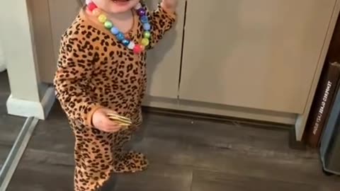“He Tried to Say ‘Banana’… It Went So Wrong 🍌🤣”