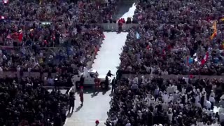 LGBTQ Community in MELTDOWN after Pope Leo Says Marriage Is Between a Man and a Woman!!!