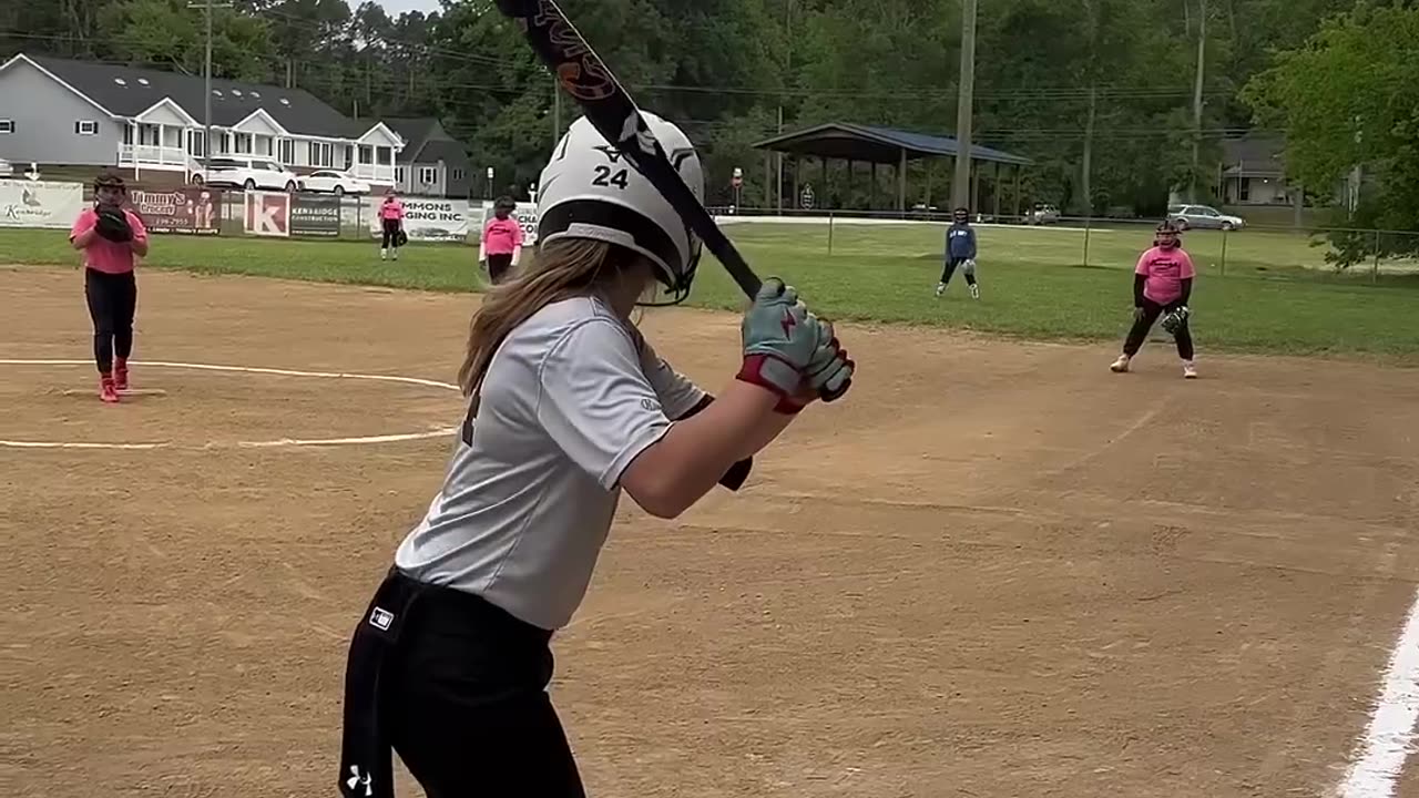 She’s so funny 💀🥎 #softball #10u #swing #shorts #homerun #softballhighlight #softballhighlights