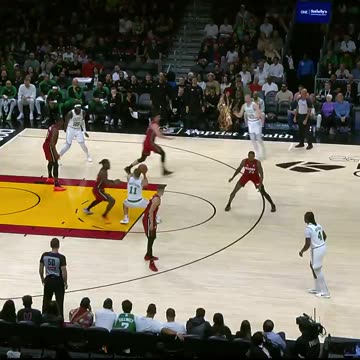 NBA - Two TOUGH Payton Pritchard buckets in a row 😮‍💨