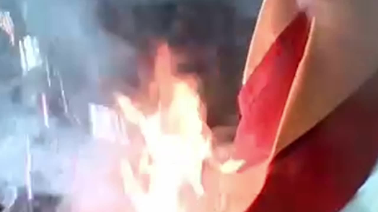 DISGRACEFUL Seattle Rioters BURN American Flag on Courthouse Steps