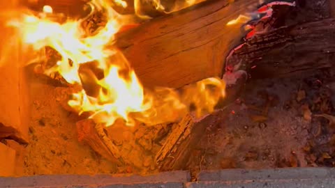 Warm & Cozy 🔥 Bonfire