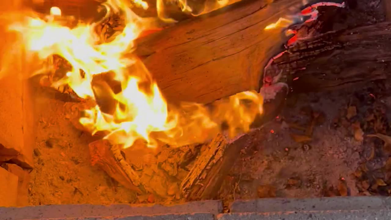 Warm & Cozy 🔥 Bonfire