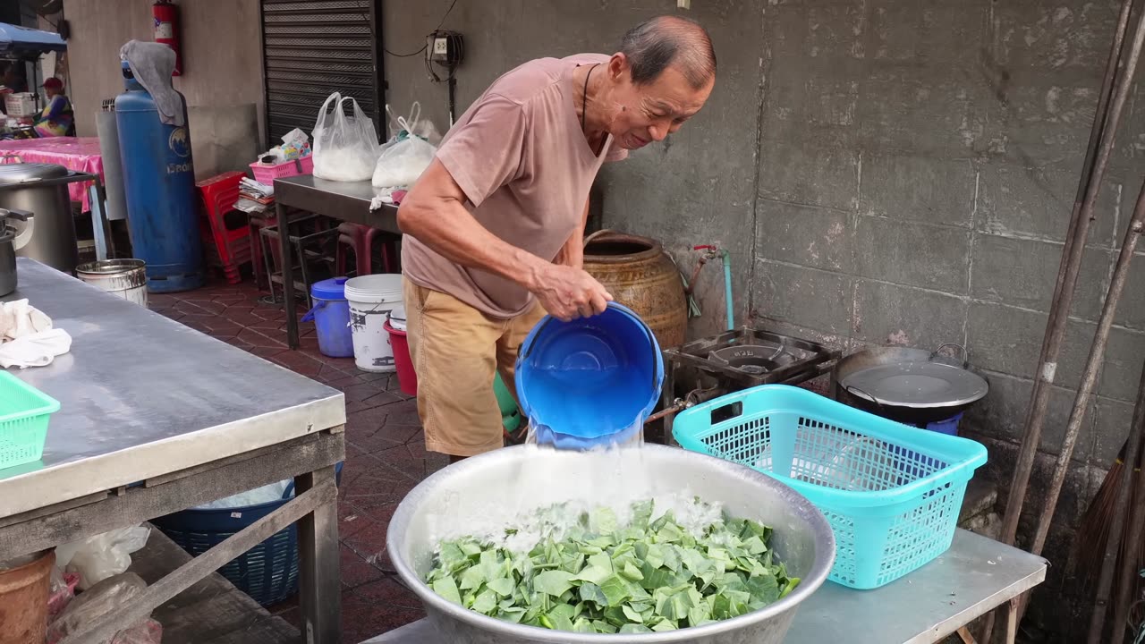 Grand Old Thai Man Cook Magic ✨🪄🪄| CANADAS 🇨🇦🇨🇦 FAV HOLIDAY DESTINATIONS ⛴️🚢