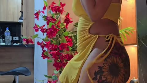 🍑 Pretty In Yellow 💛