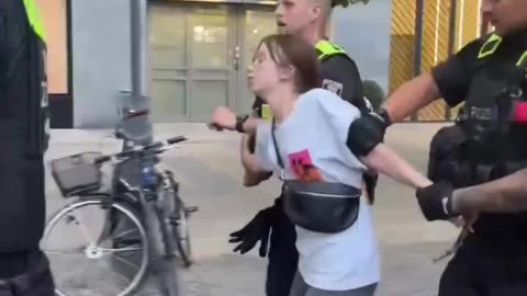 Berlin police arrest a 14-year-old girl in a pro-Palestine protest