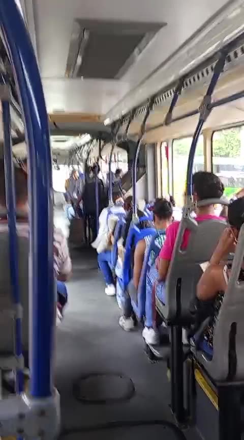 Uusarios se quejan por falta de aires en Transcaribe