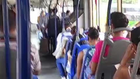 Uusarios se quejan por falta de aires en Transcaribe