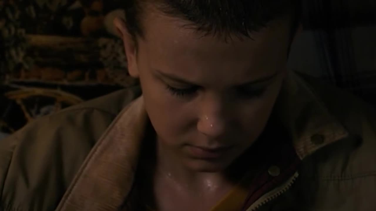 Eleven Meets Mike, Lucas & Dustin… PANIC MODE ACTIVATED! 😂 | Stranger Things