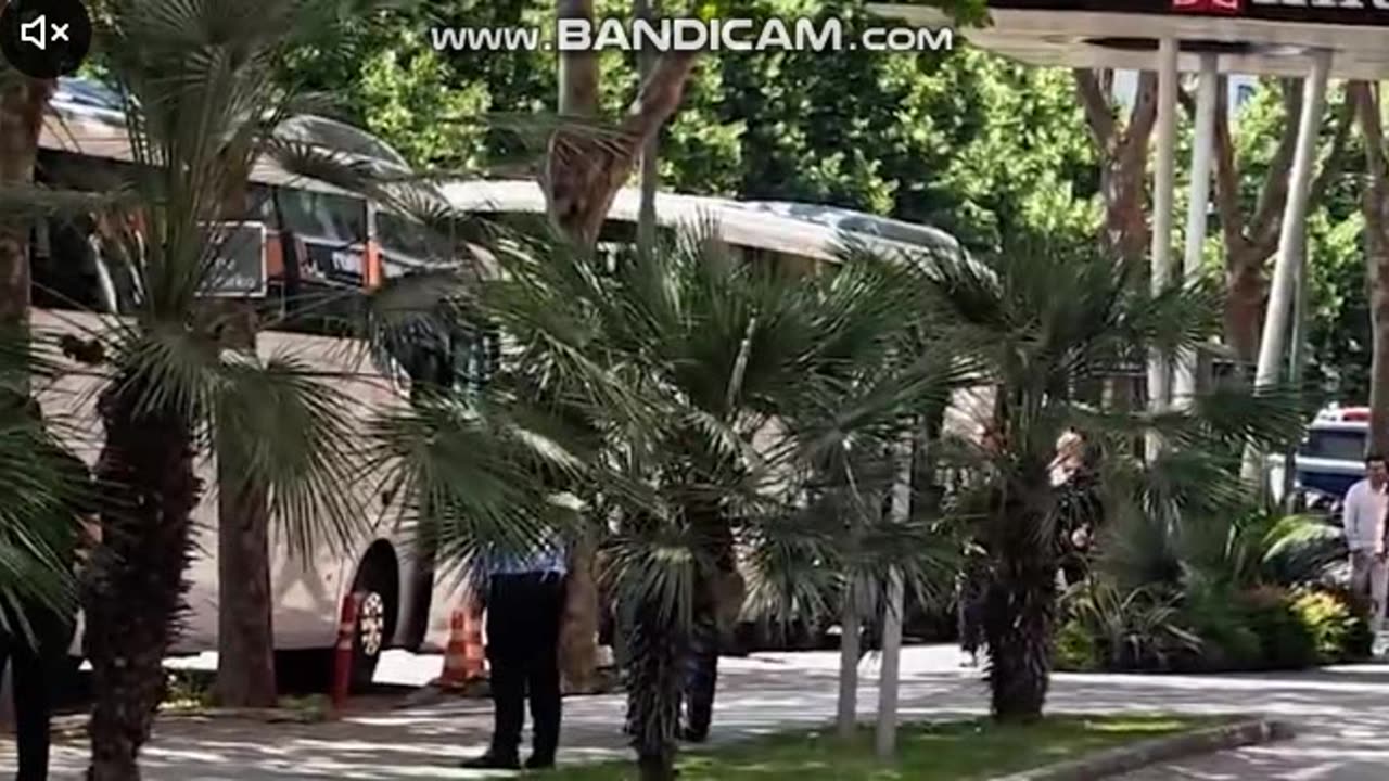 Kombëtarja serbe zbarkon në Tiranë, akomodohet në hotel