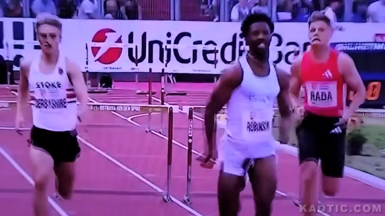 Runner trips over his dick during race