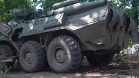 📸🚜 Ukraine Russia War | Ukrainian Troops Display Captured Russian APC in Sumy | RCF