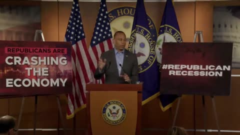 Hakeem Jeffries Dodges El Salvador Question