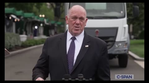 "Border Czar" Tom Homan Speaks to Reporters
