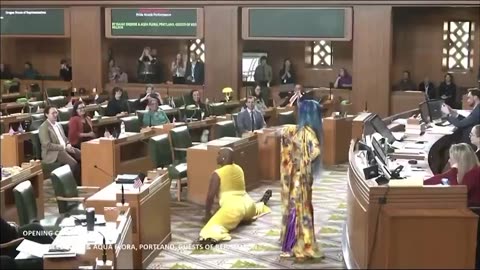 Oregon House of Representatives hosts a Drag Show on the House floor