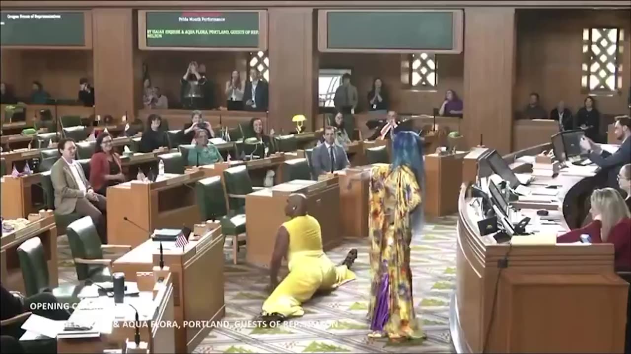 Oregon House of Representatives hosts a Drag Show on the House floor
