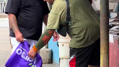 El pez se perdió 😂