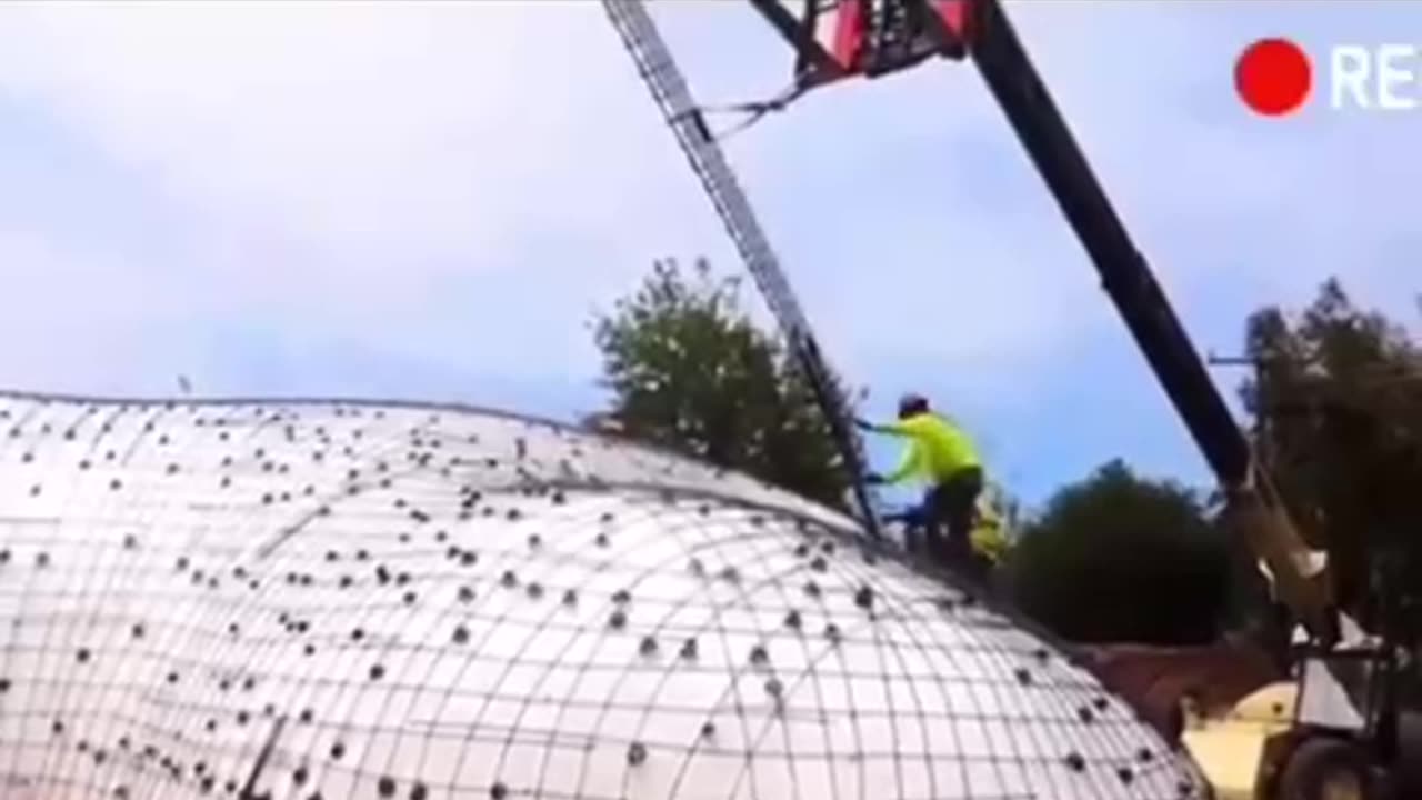INFLATABLE CONCRETE BUBBLE HOUSE