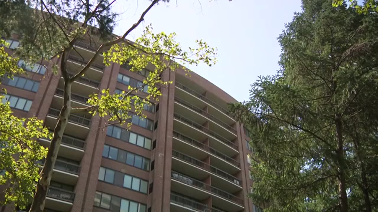 Army veteran says he helped stop a rape suspect from escaping