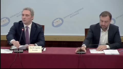 Bardh Spahia ironizon socialistët