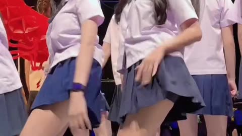 Thai girls entertaining crowd
