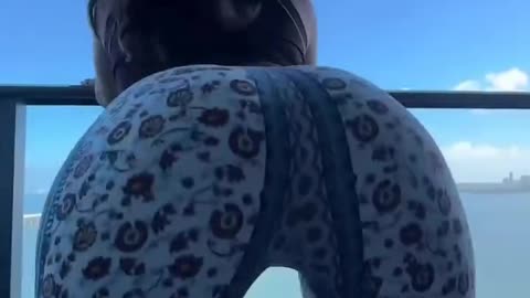 🍑 Big Booty Twerk 💯🔥