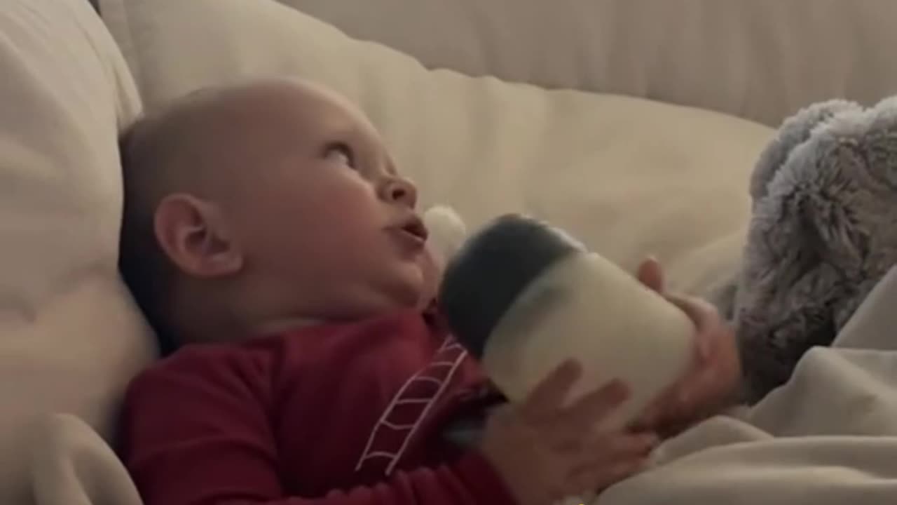 Baby's reaction to his mom's sneezing