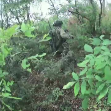 Ukrainian Soldiers Clearing Russian Dugouts Near Chasiv Yar