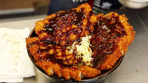 Premium Tonkatsu in Kobe Sannomiya – Wrapped in Silky Egg and Perfectly Pan-Seared