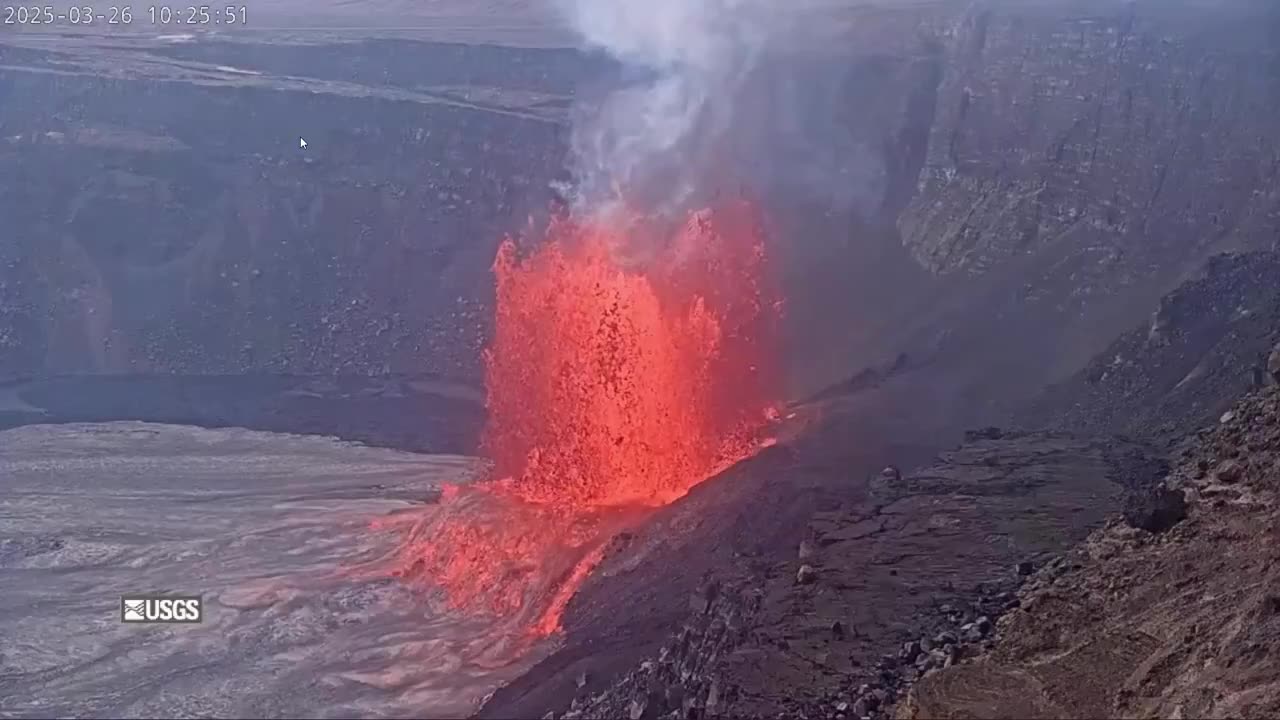 Hawaii's #Kilauea volcano erupted marking its 15th eruption since December