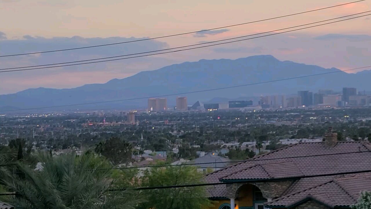 Did you see tonight's Las Vegas sunset? Check this out! 05.01.2025 #follow #lasvegas #travel #gaming