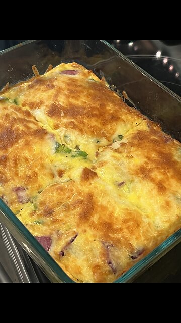 Easy Cheesy Potato Breakfast Casserole