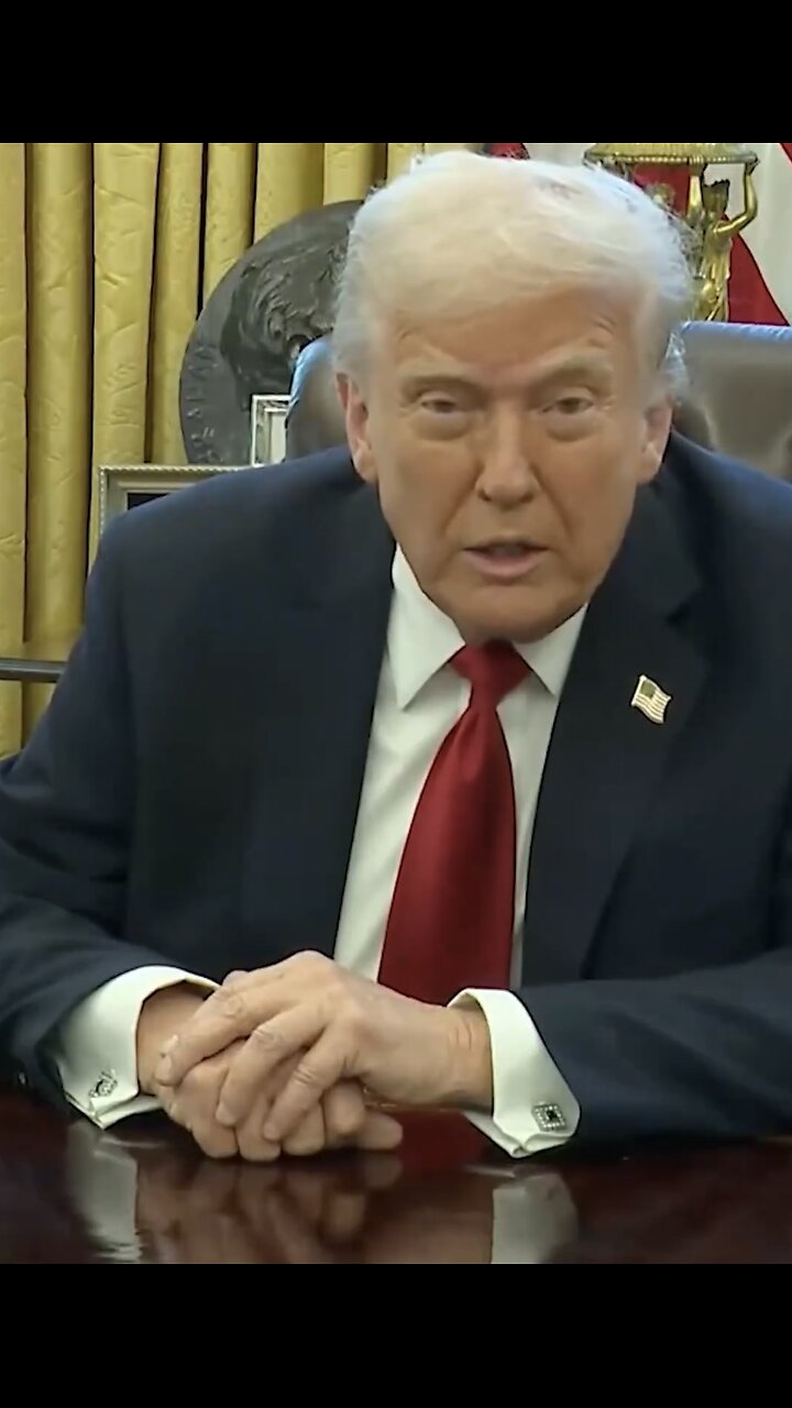 TRUMP❤️🇺🇸🥇🪽SIGNS EXECUTIVE ORDER~CHARGE TARIFF🤍🇺🇸🏅🪽📃✍️ ON FOREIGN MADE CARS💙🇺🇸🏅🪽🚘🏛️⭐️