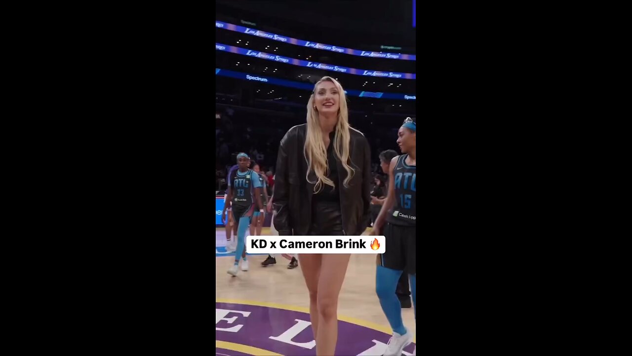 Kevin Durant couldn't keep his eyes off of Cameron Brink's legs.