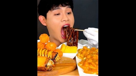 Jjajangmyeon, curry udon, fried beef and radish kimchi gimbap, deep-fried pork cutlet gimbap