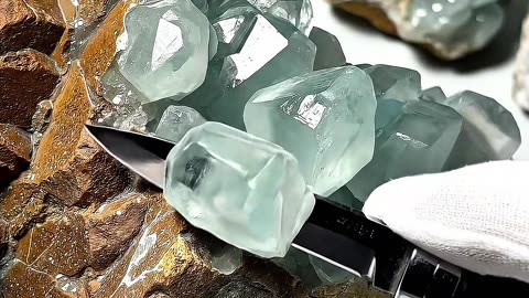Crystal Cutting ASMR #satisfying #asmrvideo #asmr #oddlysatisfying #veo3