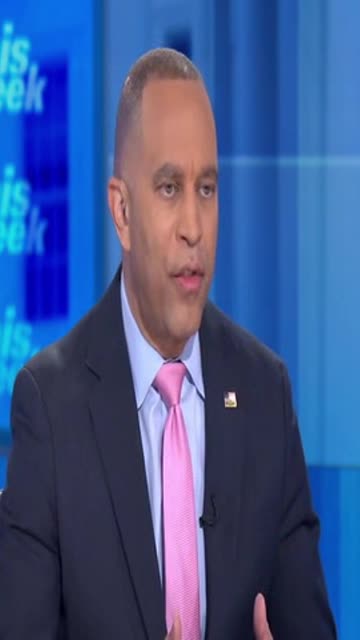 D-Rep Hakeem Jeffries accuses ICE of Breaking the Law