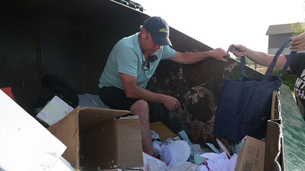 Dumpster diving expensive finds!!