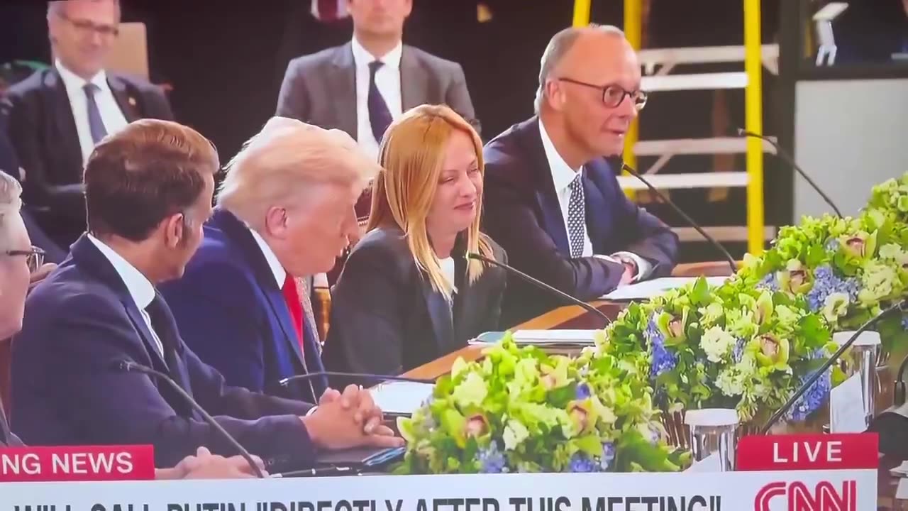 Meloni: I could have been on the beach and now I have to seat here because of you, you moron