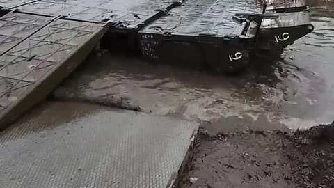 🚜🛡️ Ukraine Russia War | Ukrainian BTR-80 Crossing Pontoon Bridge in Rear Areas | RCF