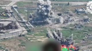 🇺🇦✈️💣 Ukrainian Su-27 covers the area of enemy infantry concentration with GBU-62 bombs