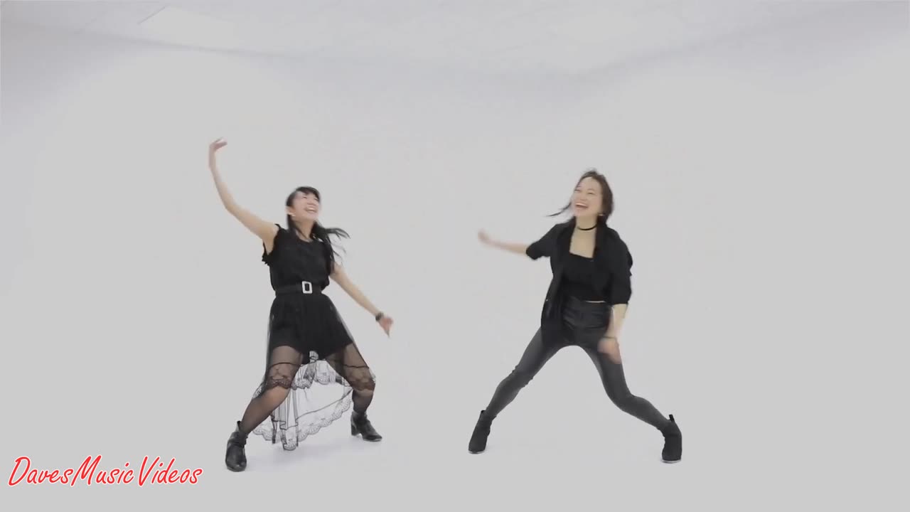 Sophie Ellis-Bextor. If I Can't Dance