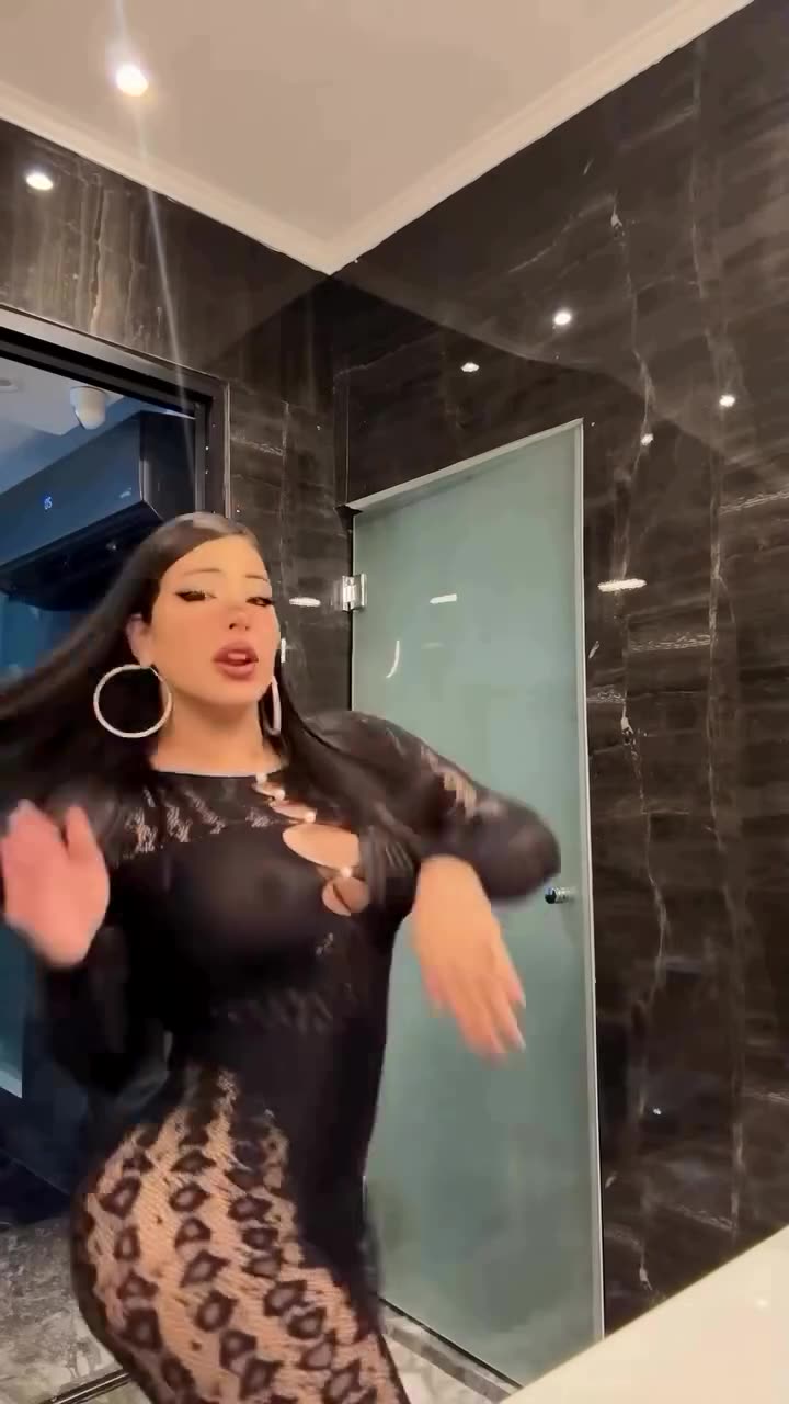 🍑🍑 Phat Booty Shaking 🔥