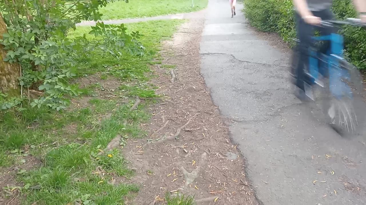 Walkie talkie: Humza's new videos