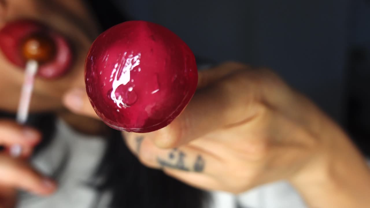 ASMR ENJOYING 2 lollipops!