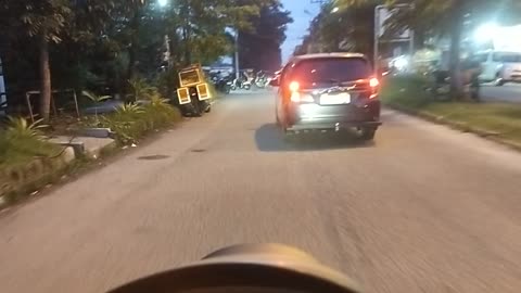 Evening Ride Vlog: Cruising the Streets at Dusk