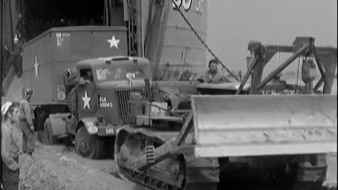 CARGO CHANGING POIN... - CARGO CHANGING POINT FROM DUKWS TO CARGO TRUCKS, UTAH BEACH, - 111-adc-1338