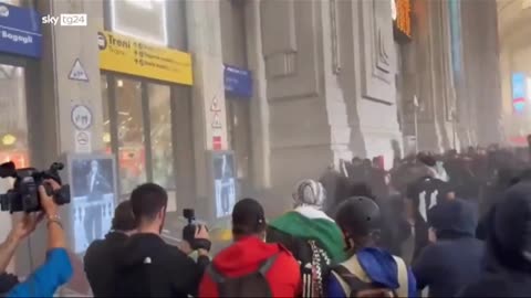 🚨 Italy in Chaos: Riots Erupt in Milan Over Palestinian State Recognition 😳
