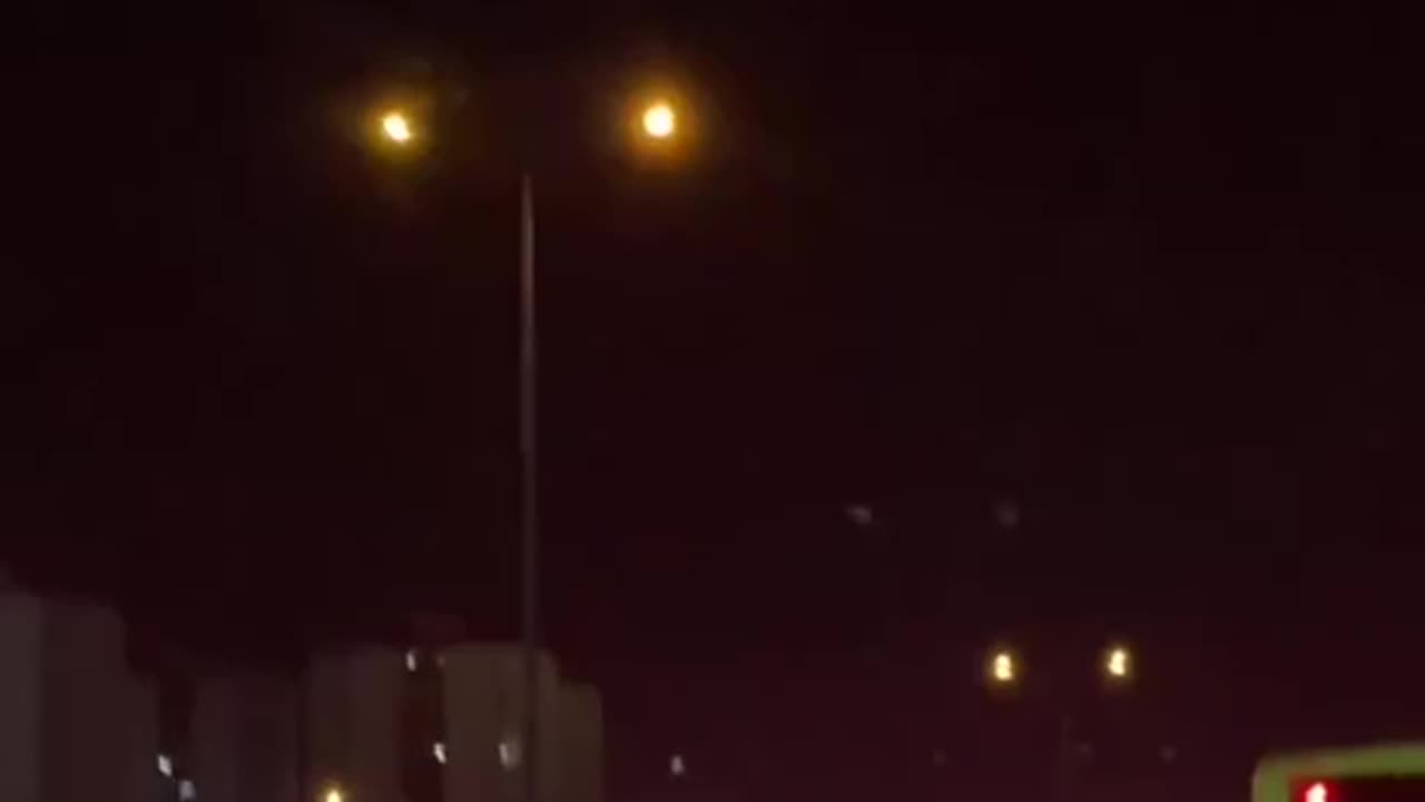 🇮🇷 Tehran residents continue to flee the city.