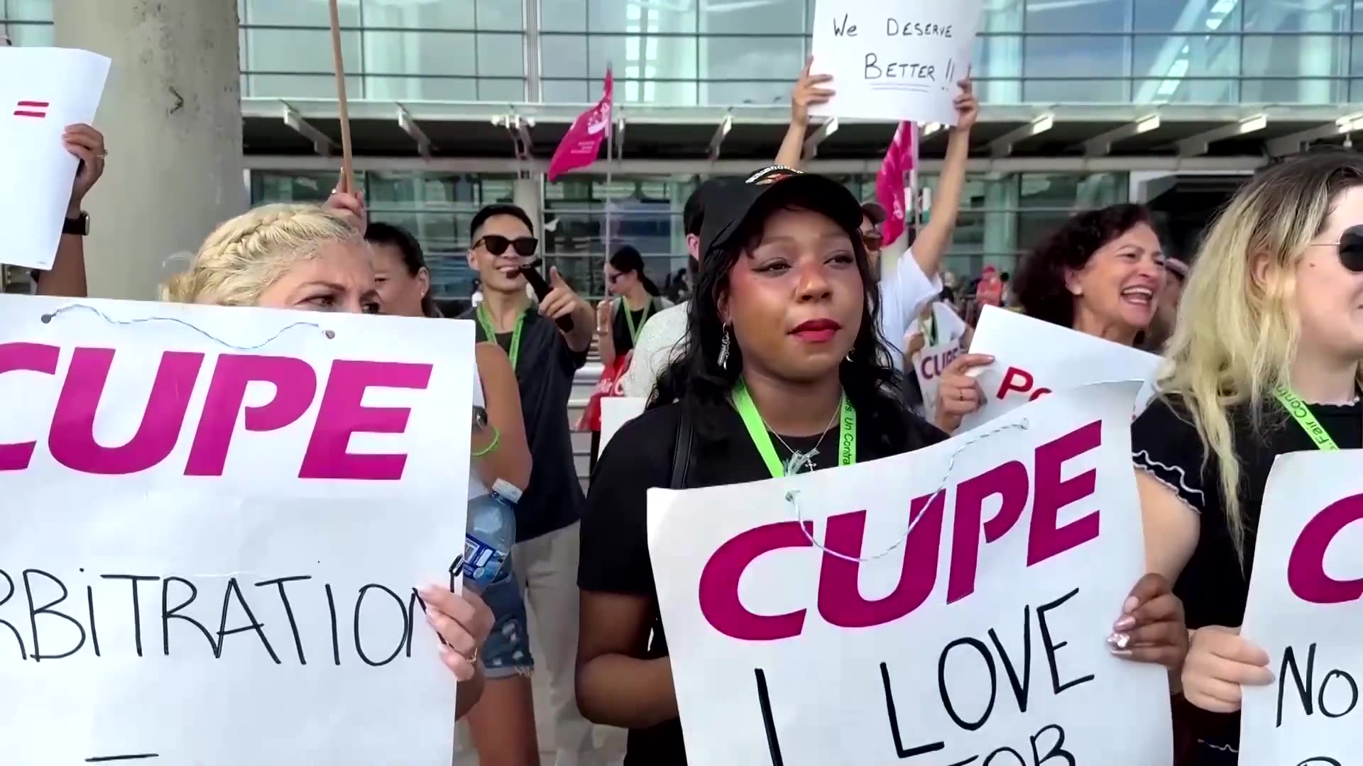 Air Canada union says flight attendants will continue strike